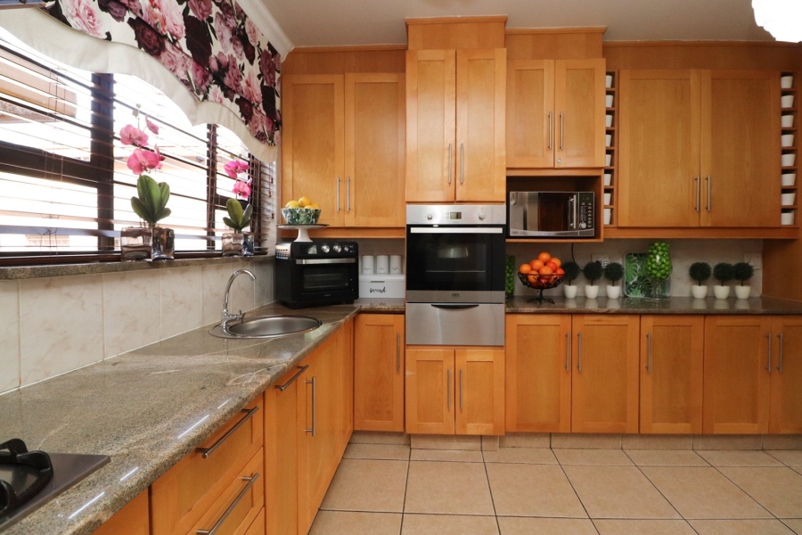 3 Bedroom Property for Sale in Wilkoppies North West